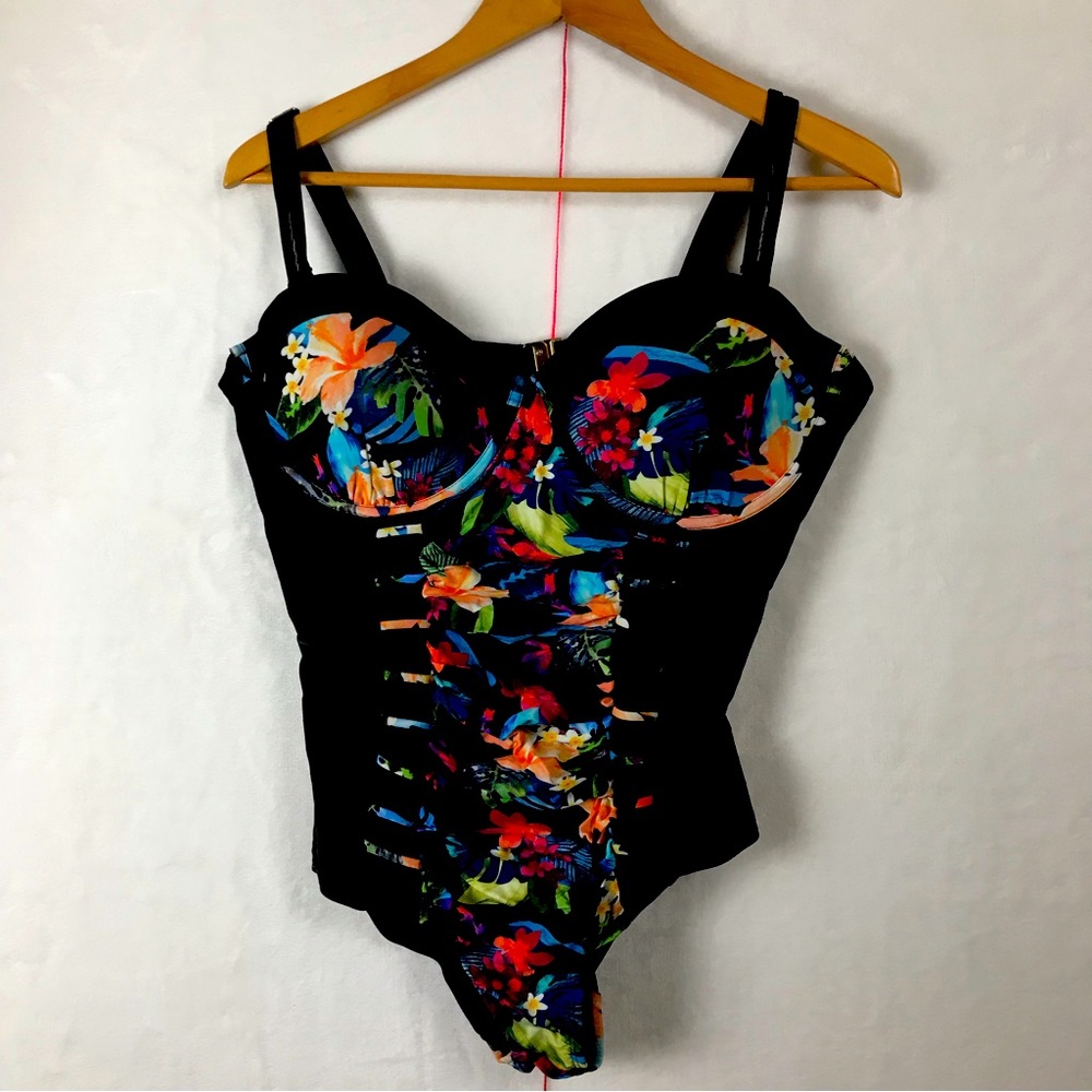 Meet.Curve - Swim Suit - 2XL - Black with Colorful Flower Print